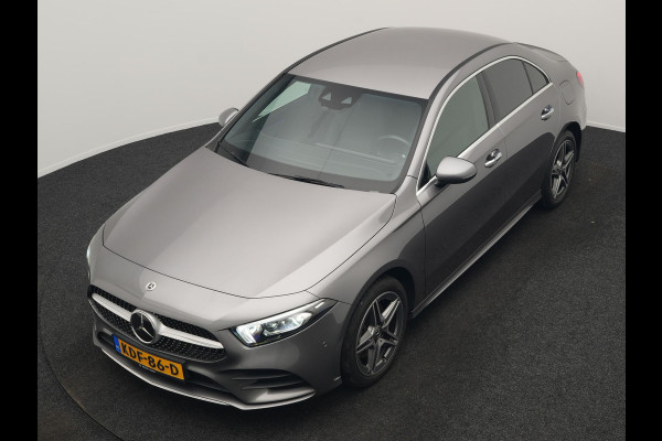 Mercedes-Benz A-Klasse 250 e AMG Line PHEV 218pk Dealer O.H. | Adaptive Cruise | Multi Beam LED | Camera | Sfeerverlichting | Lederen Sportstoelen Verwarmd | Widescreen Navi | Apple Carplay | Keyless | Blis | Navigatie | DAB | Plug In Hybrid |