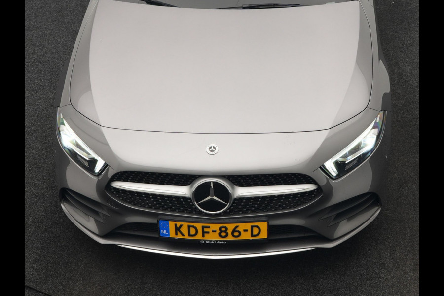 Mercedes-Benz A-Klasse 250 e AMG Line PHEV 218pk Dealer O.H. | Adaptive Cruise | Multi Beam LED | Camera | Sfeerverlichting | Lederen Sportstoelen Verwarmd | Widescreen Navi | Apple Carplay | Keyless | Blis | Navigatie | DAB | Plug In Hybrid |