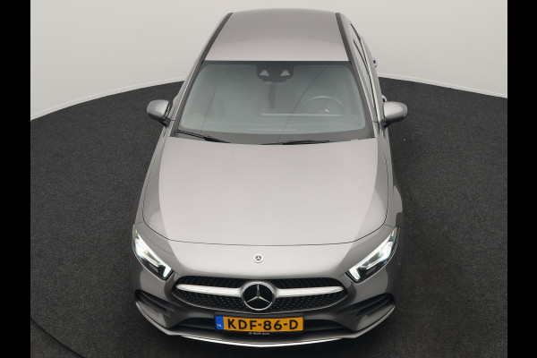 Mercedes-Benz A-Klasse 250 e AMG Line PHEV 218pk Dealer O.H. | Adaptive Cruise | Multi Beam LED | Camera | Sfeerverlichting | Lederen Sportstoelen Verwarmd | Widescreen Navi | Apple Carplay | Keyless | Blis | Navigatie | DAB | Plug In Hybrid |