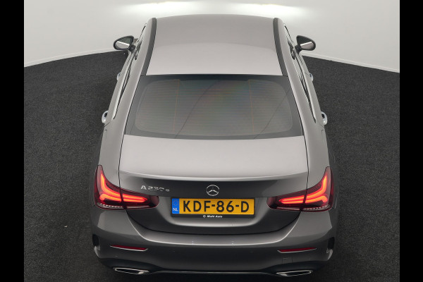 Mercedes-Benz A-Klasse 250 e AMG Line PHEV 218pk Dealer O.H. | Adaptive Cruise | Multi Beam LED | Camera | Sfeerverlichting | Lederen Sportstoelen Verwarmd | Widescreen Navi | Apple Carplay | Keyless | Blis | Navigatie | DAB | Plug In Hybrid |