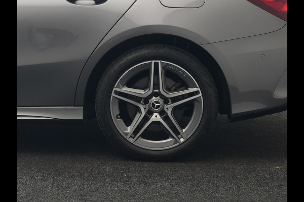 Mercedes-Benz A-Klasse 250 e AMG Line PHEV 218pk Dealer O.H. | Adaptive Cruise | Multi Beam LED | Camera | Sfeerverlichting | Lederen Sportstoelen Verwarmd | Widescreen Navi | Apple Carplay | Keyless | Blis | Navigatie | DAB | Plug In Hybrid |