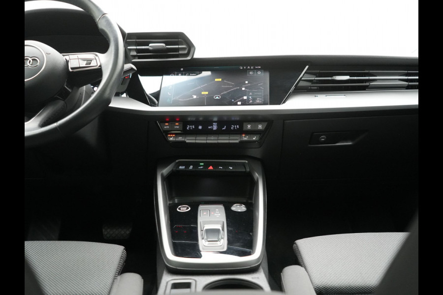Audi A3 Sportback 40 e-tron Advance Sport PHEV 204pk Dealer O.H. | Panodak | Sportstoelen Verwarmd | Matrix LED | Keyless | Blis | Virtual Cockpit | Navigatie | DAB | Cruise Control | Plug In Hybrid |