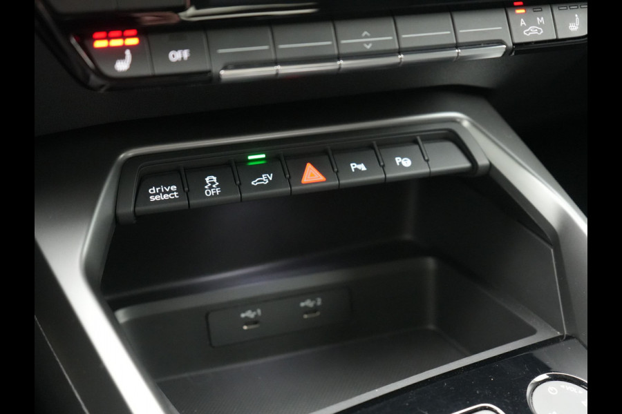 Audi A3 Sportback 40 e-tron Advance Sport PHEV 204pk Dealer O.H. | Panodak | Sportstoelen Verwarmd | Matrix LED | Keyless | Blis | Virtual Cockpit | Navigatie | DAB | Cruise Control | Plug In Hybrid |
