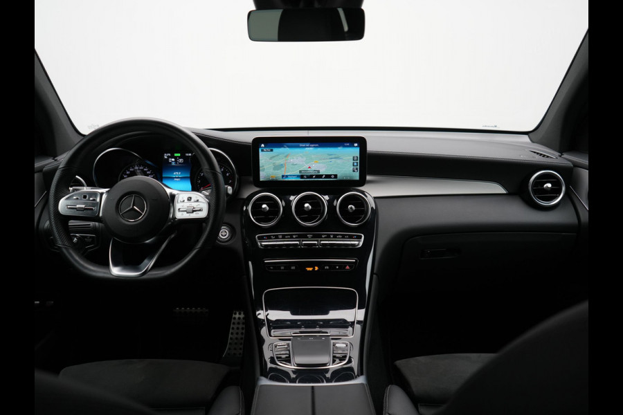 Mercedes-Benz GLC 300e 4MATIC Business Solution AMG PHEV 320pk Dealer O.H. | Camera | Alcantara Sportstoelen Verwarmd | Apple Carplay | Keyless | Navigatie | DAB | Cruise Control | Plug In Hybrid |