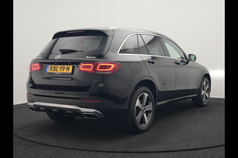 Mercedes-Benz GLC 300e 4MATIC Premium PHEV 320pk Dealer O.H. | Adaptive Cruise | Camera | Lederen Sportstoelen Verwarmd | Apple Carplay | Navigatie | Blis | DAB | 19"L.M | Plug In Hybrid |
