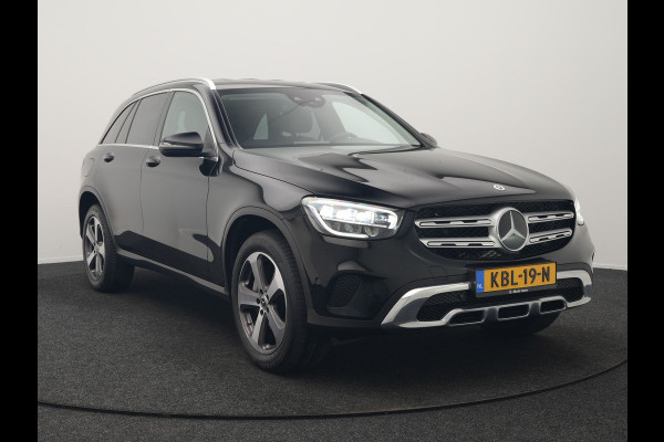 Mercedes-Benz GLC 300e 4MATIC Premium PHEV 320pk Dealer O.H. | Adaptive Cruise | Camera | Lederen Sportstoelen Verwarmd | Apple Carplay | Navigatie | Blis | DAB | 19"L.M | Plug In Hybrid |