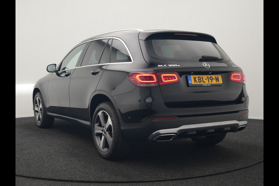 Mercedes-Benz GLC 300e 4MATIC Premium PHEV 320pk Dealer O.H. | Adaptive Cruise | Camera | Lederen Sportstoelen Verwarmd | Apple Carplay | Navigatie | Blis | DAB | 19"L.M | Plug In Hybrid |