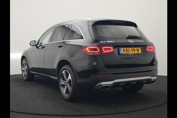 Mercedes-Benz GLC 300e 4MATIC Premium PHEV 320pk Dealer O.H. | Adaptive Cruise | Camera | Lederen Sportstoelen Verwarmd | Apple Carplay | Navigatie | Blis | DAB | 19"L.M | Plug In Hybrid |