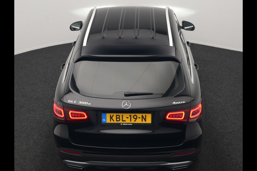 Mercedes-Benz GLC 300e 4MATIC Premium PHEV 320pk Dealer O.H. | Adaptive Cruise | Camera | Lederen Sportstoelen Verwarmd | Apple Carplay | Navigatie | Blis | DAB | 19"L.M | Plug In Hybrid |