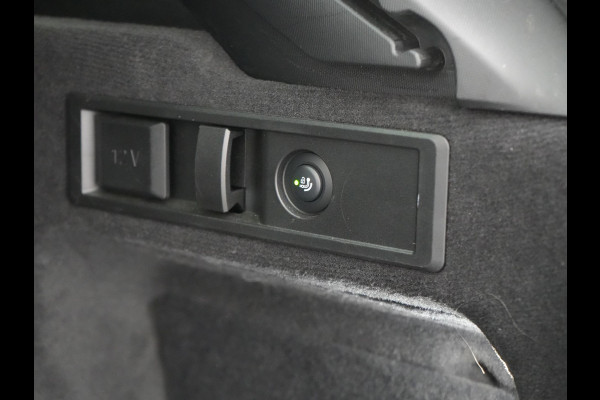 BMW 3 Serie Touring 330e M Sport FACELIFT PHEV 293pk Dealer O.H. | Trekhaak Af Fabriek | Panodak | Harman / Kardon | Sfeerverlichting | Sportstoelen Verwarmd | Widescreen Navi | Apple Carplay | Blis | DAB | Plug In Hybrid |