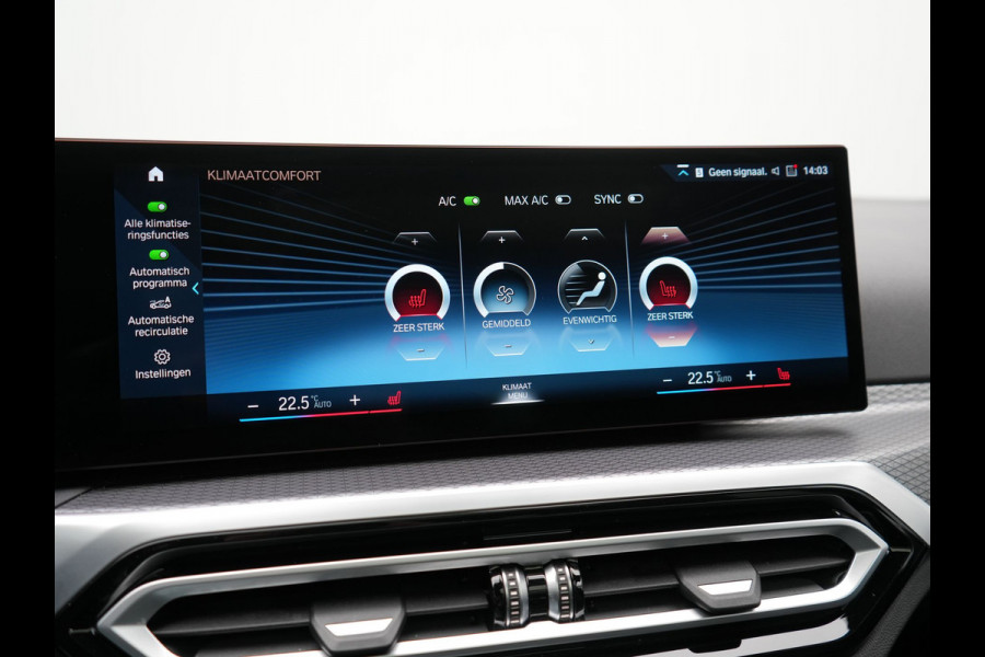 BMW 3 Serie Touring 330e M Sport FACELIFT PHEV 293pk Dealer O.H. | Trekhaak Af Fabriek | Panodak | Harman / Kardon | Sfeerverlichting | Sportstoelen Verwarmd | Widescreen Navi | Apple Carplay | Blis | DAB | Plug In Hybrid |