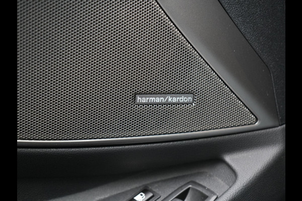 BMW 3 Serie Touring 330e M Sport FACELIFT PHEV 293pk Dealer O.H. | Trekhaak Af Fabriek | Panodak | Harman / Kardon | Sfeerverlichting | Sportstoelen Verwarmd | Widescreen Navi | Apple Carplay | Blis | DAB | Plug In Hybrid |