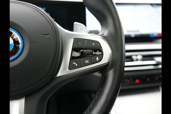 BMW 3 Serie Touring 330e M Sport FACELIFT PHEV 293pk Dealer O.H. | Trekhaak Af Fabriek | Panodak | Harman / Kardon | Sfeerverlichting | Sportstoelen Verwarmd | Widescreen Navi | Apple Carplay | Blis | DAB | Plug In Hybrid |