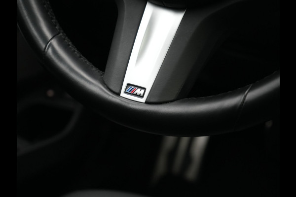 BMW 3 Serie Touring 330e M Sport FACELIFT PHEV 293pk Dealer O.H. | Trekhaak Af Fabriek | Panodak | Harman / Kardon | Sfeerverlichting | Sportstoelen Verwarmd | Widescreen Navi | Apple Carplay | Blis | DAB | Plug In Hybrid |