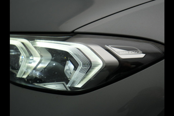 BMW 3 Serie Touring 330e M Sport FACELIFT PHEV 293pk Dealer O.H. | Trekhaak Af Fabriek | Panodak | Harman / Kardon | Sfeerverlichting | Sportstoelen Verwarmd | Widescreen Navi | Apple Carplay | Blis | DAB | Plug In Hybrid |