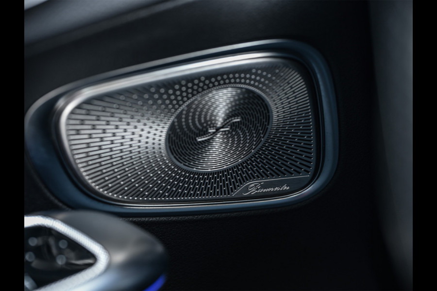 Mercedes-Benz GLC 300e 4MATIC AMG Line | Panoramadak | Burmester | Night pack | Head-up | 360 camera | Digital light | Keyless | Stoelverwarming | Ambiance interieur