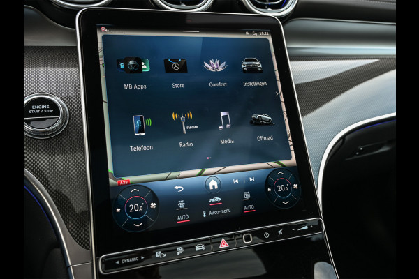 Mercedes-Benz GLC 300e 4MATIC AMG Line | Panoramadak | Burmester | Night pack | Head-up | 360 camera | Digital light | Keyless | Stoelverwarming | Ambiance interieur