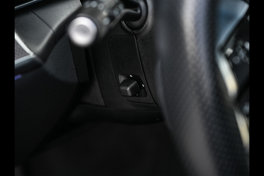 Mercedes-Benz GLC 300e 4MATIC AMG Line | Panoramadak | Burmester | Night pack | Head-up | 360 camera | Digital light | Keyless | Stoelverwarming | Ambiance interieur