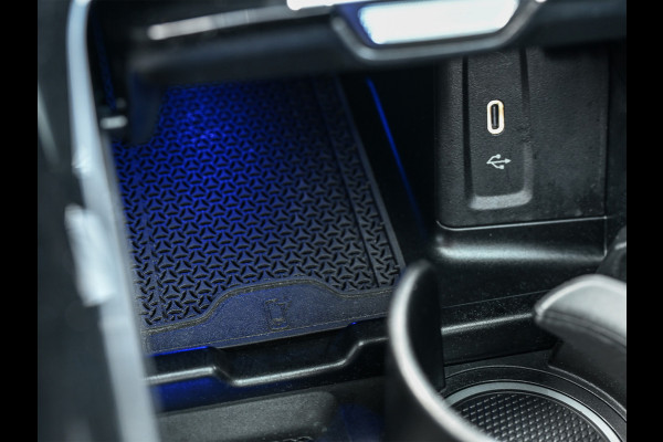 Mercedes-Benz GLC 300e 4MATIC AMG Line | Panoramadak | Burmester | Night pack | Head-up | 360 camera | Digital light | Keyless | Stoelverwarming | Ambiance interieur