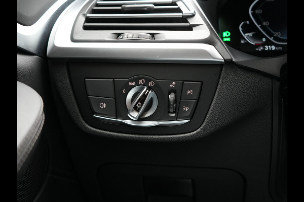 BMW X3 xDrive30e X Line FACELIFT PHEV 293pk Dealer O.H. | 360 Camera | Sportstoelen Verwarmd | Apple Carplay | Hifi Audio | Virtual Cockpit | Navigatie | Cruise Control | DAB | LED Koplampen | 18"L.M | Plug In Hybrid |