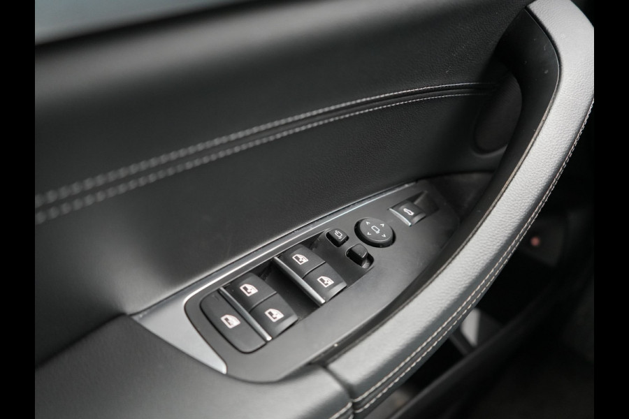 BMW X3 xDrive30e X Line FACELIFT PHEV 293pk Dealer O.H. | 360 Camera | Sportstoelen Verwarmd | Apple Carplay | Hifi Audio | Virtual Cockpit | Navigatie | Cruise Control | DAB | LED Koplampen | 18"L.M | Plug In Hybrid |