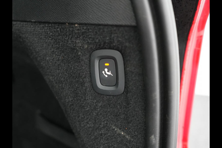 Volvo XC90 T8 Recharge AWD Plus Dark 7 Persoons LONG RANGE PHEV 455pk Dealer O.H. | Trekhaak Af Fabriek | Panodak | Adaptive Cruise | Camera | Harman / Kardon | Lederen Sportstoelen Memory & Verwarmd | Google Assistent | Stuur Verwarmd | Keyless | Blis | 22"L.M | Plug In H