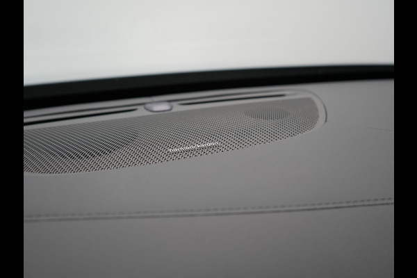 Volvo XC90 T8 Recharge AWD Plus Dark 7 Persoons LONG RANGE PHEV 455pk Dealer O.H. | Trekhaak Af Fabriek | Panodak | Adaptive Cruise | Camera | Harman / Kardon | Lederen Sportstoelen Memory & Verwarmd | Google Assistent | Stuur Verwarmd | Keyless | Blis | 22"L.M | Plug In H