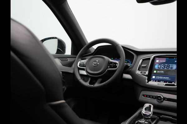 Volvo XC90 T8 Recharge AWD Plus Dark 7 Persoons LONG RANGE PHEV 455pk Dealer O.H. | Trekhaak Af Fabriek | Panodak | Adaptive Cruise | Camera | Harman / Kardon | Lederen Sportstoelen Memory & Verwarmd | Google Assistent | Stuur Verwarmd | Keyless | Blis | 22"L.M | Plug In H