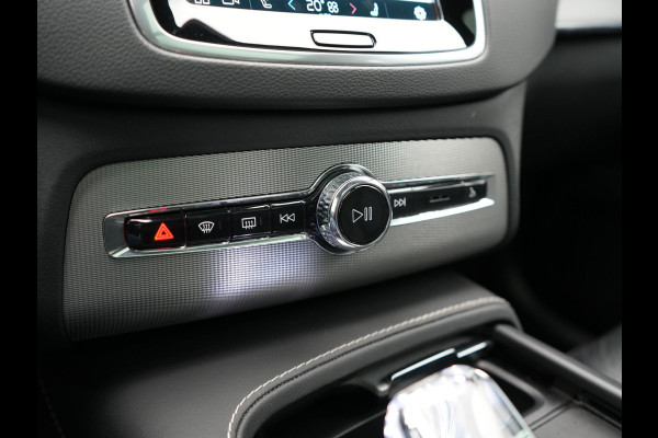 Volvo XC90 T8 Recharge AWD Plus Dark 7 Persoons LONG RANGE PHEV 455pk Dealer O.H. | Trekhaak Af Fabriek | Panodak | Adaptive Cruise | Camera | Harman / Kardon | Lederen Sportstoelen Memory & Verwarmd | Google Assistent | Stuur Verwarmd | Keyless | Blis | 22"L.M | Plug In H