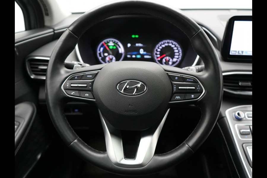 Hyundai Santa Fe 1.6 T-GDI Comfort Smart Sky PHEV 266pk Dealer O.H. | Trekhaak Afn. | Panodak | Adaptive Cruise | Camera | Krell Audio | Lederen Sportstoelen Verwarmd | Apple Carplay | Keyless | Blis | Stuur Verwarmd | Navigatie | DAB | Plug In Hybrid