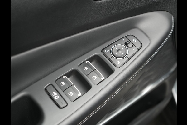 Hyundai Santa Fe 1.6 T-GDI Comfort Smart Sky PHEV 266pk Dealer O.H. | Trekhaak Afn. | Panodak | Adaptive Cruise | Camera | Krell Audio | Lederen Sportstoelen Verwarmd | Apple Carplay | Keyless | Blis | Stuur Verwarmd | Navigatie | DAB | Plug In Hybrid