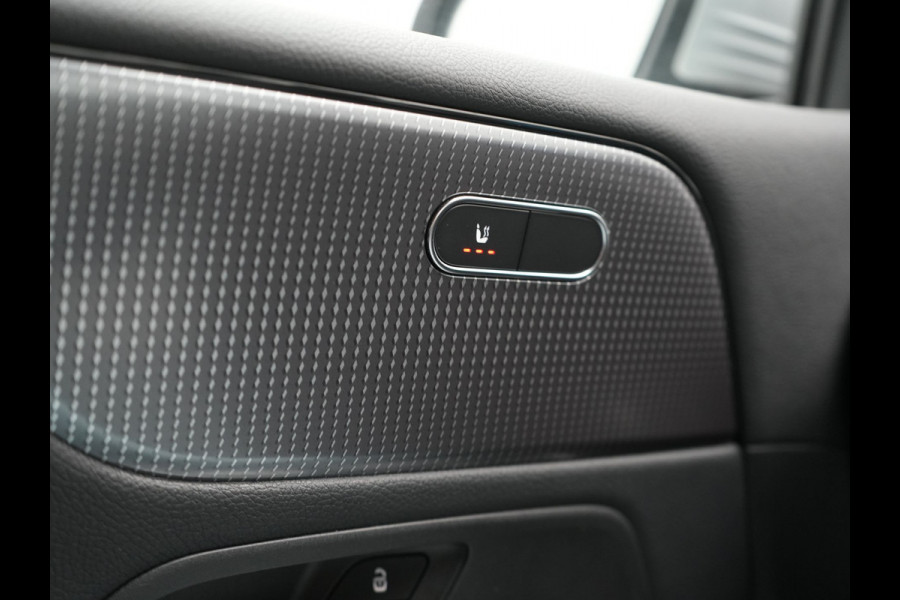 Mercedes-Benz B-Klasse 250 e Progressive PHEV 218pk Dealer O.H. | Panodak | Camera | Sportstoelen Verwarmd | Widescreen Navi | Blis | Apple Carplay | Navigatie | DAB | Plug In Hybrid