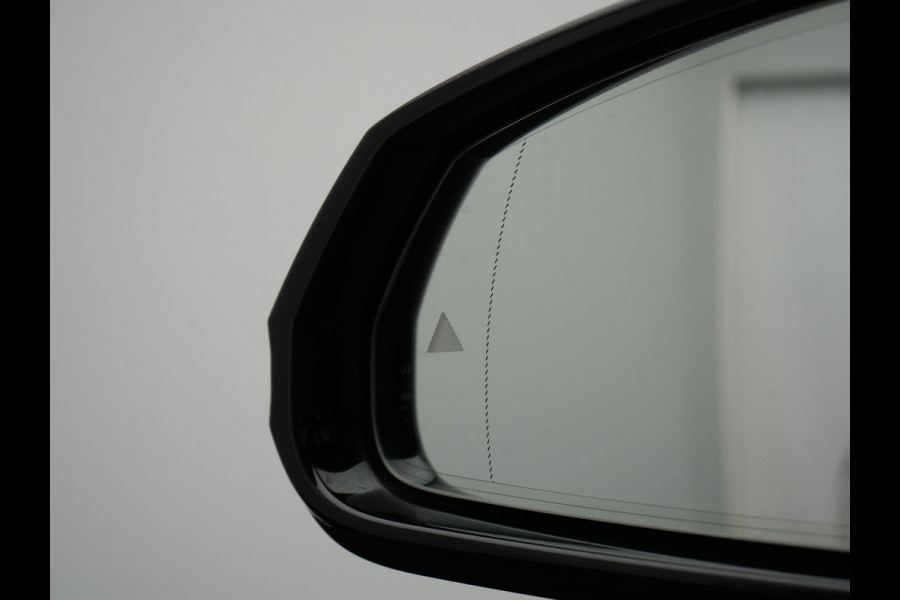 BMW X1 sDrive20i M Sport 156pk Dealer O.H. | Panodak | Lederen Sportstoelen Verwarmd | Adaptive M Onderstel | Widescreen Navi | Camera | Keyless | Adaptive LED | Sfeerverlichting | Apple Carplay | Navigatie | DAB |