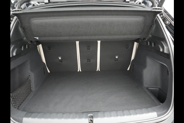BMW X1 sDrive20i M Sport 156pk Dealer O.H. | Panodak | Lederen Sportstoelen Verwarmd | Adaptive M Onderstel | Widescreen Navi | Camera | Keyless | Adaptive LED | Sfeerverlichting | Apple Carplay | Navigatie | DAB |