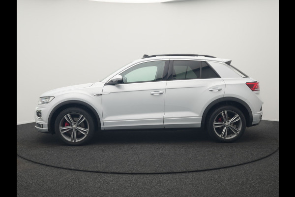 Volkswagen T-Roc 1.5 TSI R-Line 150pk Dealer O.H. | Trekhaak Afn. | Panodak | Adaptive Cruise | Camera | Sportstoelen Verwarmd | Keyless | Apple Carplay | Blis | LED Koplampen | Navigatie | DAB |