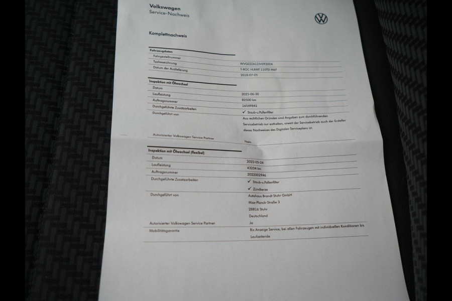 Volkswagen T-Roc 1.5 TSI R-Line 150pk Dealer O.H. | Trekhaak Afn. | Panodak | Adaptive Cruise | Camera | Sportstoelen Verwarmd | Keyless | Apple Carplay | Blis | LED Koplampen | Navigatie | DAB |