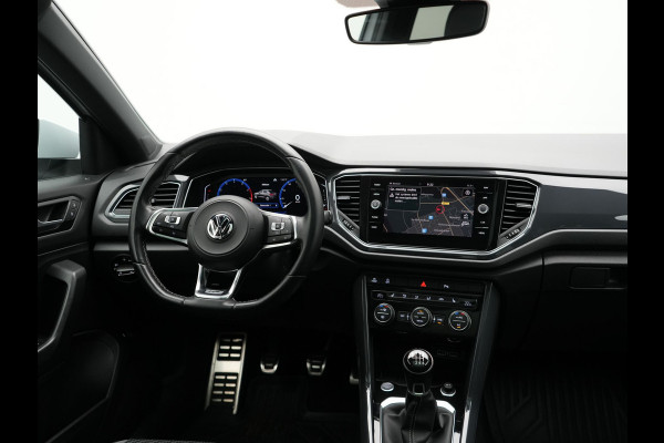 Volkswagen T-Roc 1.5 TSI R-Line 150pk Dealer O.H. | Trekhaak Afn. | Panodak | Adaptive Cruise | Camera | Sportstoelen Verwarmd | Keyless | Apple Carplay | Blis | LED Koplampen | Navigatie | DAB |