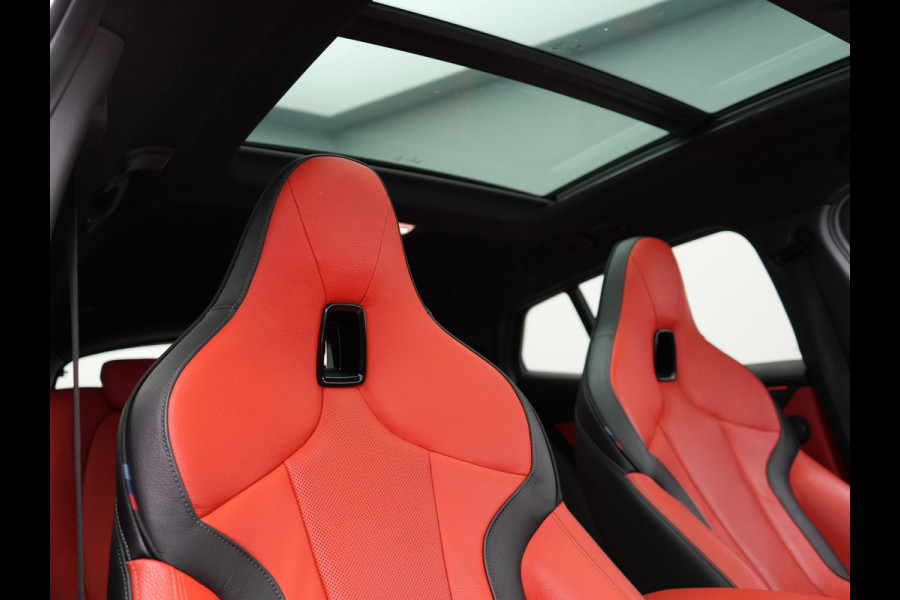 BMW X2 xDrive25e M Sport PHEV 220pk Dealer O.H. | Trekhaak Afn. | Panodak | Adaptive Cruise | Head Up | Camera | Harman / Kardon | Lederen Competition Stoelen Memory & Verwarmd | Keyless | 19"L.M | Sfeerverlichting | Navigatie | DAB | Plug