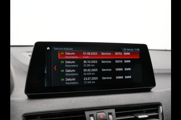 BMW X2 xDrive25e M Sport PHEV 220pk Dealer O.H. | Trekhaak Afn. | Panodak | Adaptive Cruise | Head Up | Camera | Harman / Kardon | Lederen Competition Stoelen Memory & Verwarmd | Keyless | 19"L.M | Sfeerverlichting | Navigatie | DAB | Plug