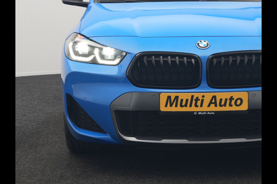 BMW X2 xDrive25e M Sport PHEV 220pk Dealer O.H. | Trekhaak Afn. | Panodak | Adaptive Cruise | Head Up | Camera | Harman / Kardon | Lederen Competition Stoelen Memory & Verwarmd | Keyless | 19"L.M | Sfeerverlichting | Navigatie | DAB | Plug