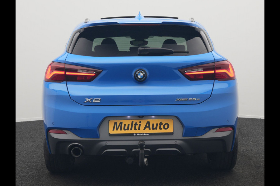 BMW X2 xDrive25e M Sport PHEV 220pk Dealer O.H. | Trekhaak Afn. | Panodak | Adaptive Cruise | Head Up | Camera | Harman / Kardon | Lederen Competition Stoelen Memory & Verwarmd | Keyless | 19"L.M | Sfeerverlichting | Navigatie | DAB | Plug