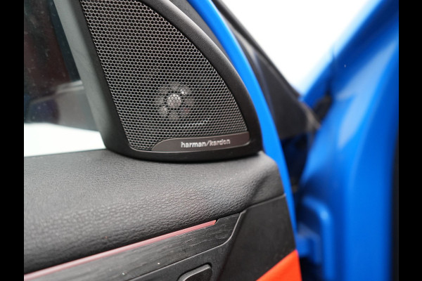 BMW X2 xDrive25e M Sport PHEV 220pk Dealer O.H. | Trekhaak Afn. | Panodak | Adaptive Cruise | Head Up | Camera | Harman / Kardon | Lederen Competition Stoelen Memory & Verwarmd | Keyless | 19"L.M | Sfeerverlichting | Navigatie | DAB | Plug