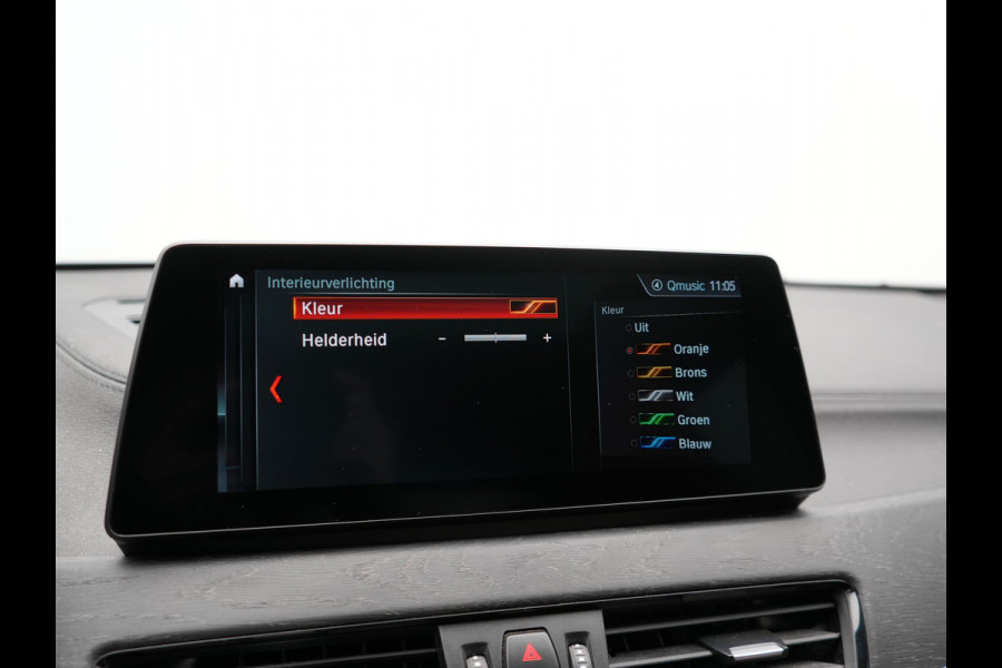 BMW X2 xDrive25e M Sport PHEV 220pk Dealer O.H. | Trekhaak Afn. | Panodak | Adaptive Cruise | Head Up | Camera | Harman / Kardon | Lederen Competition Stoelen Memory & Verwarmd | Keyless | 19"L.M | Sfeerverlichting | Navigatie | DAB | Plug