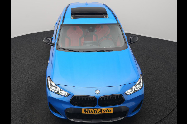 BMW X2 xDrive25e M Sport PHEV 220pk Dealer O.H. | Trekhaak Afn. | Panodak | Adaptive Cruise | Head Up | Camera | Harman / Kardon | Lederen Competition Stoelen Memory & Verwarmd | Keyless | 19"L.M | Sfeerverlichting | Navigatie | DAB | Plug