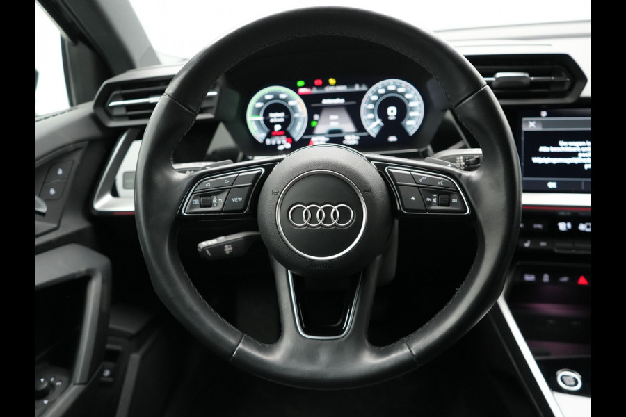 Audi A3 Sportback 40 TFSI e Advanced edition PHEV 204pk Dealer O.H. | Camera | Keyless | Elektr. Verst. Sportstoel Verwarmd | Sfeerverlichting | Apple Carplay | LED Koplampen | Virtual | Navigatie | DAB | Plug In Hybrid
