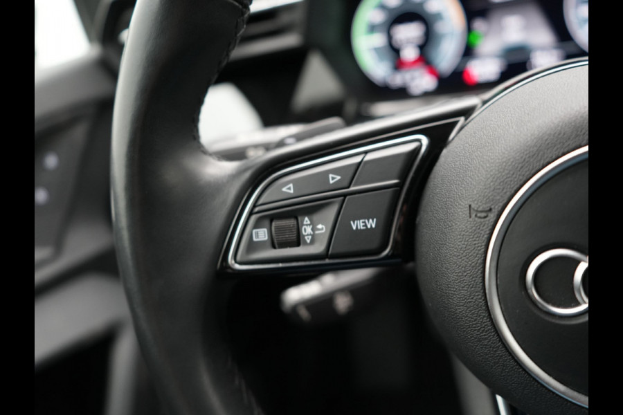Audi A3 Sportback 40 TFSI e Advanced edition PHEV 204pk Dealer O.H. | Camera | Keyless | Elektr. Verst. Sportstoel Verwarmd | Sfeerverlichting | Apple Carplay | LED Koplampen | Virtual | Navigatie | DAB | Plug In Hybrid