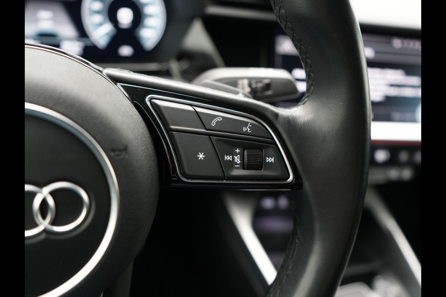 Audi A3 Sportback 40 TFSI e Advanced edition PHEV 204pk Dealer O.H. | Camera | Keyless | Elektr. Verst. Sportstoel Verwarmd | Sfeerverlichting | Apple Carplay | LED Koplampen | Virtual | Navigatie | DAB | Plug In Hybrid