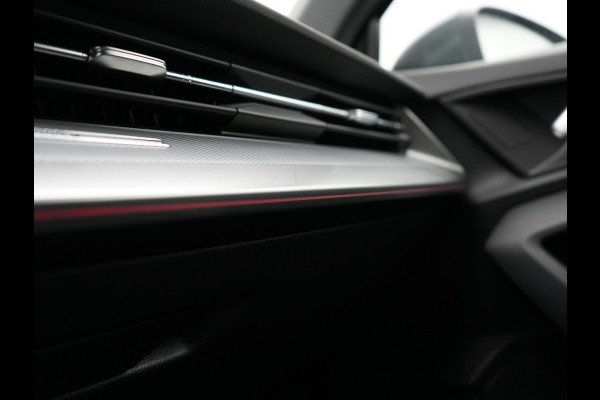Audi A3 Sportback 40 TFSI e Advanced edition PHEV 204pk Dealer O.H. | Camera | Keyless | Elektr. Verst. Sportstoel Verwarmd | Sfeerverlichting | Apple Carplay | LED Koplampen | Virtual | Navigatie | DAB | Plug In Hybrid