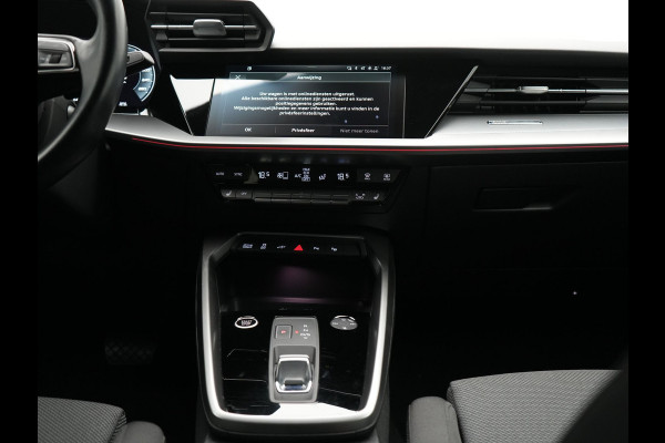 Audi A3 Sportback 40 TFSI e Advanced edition PHEV 204pk Dealer O.H. | Camera | Keyless | Elektr. Verst. Sportstoel Verwarmd | Sfeerverlichting | Apple Carplay | LED Koplampen | Virtual | Navigatie | DAB | Plug In Hybrid
