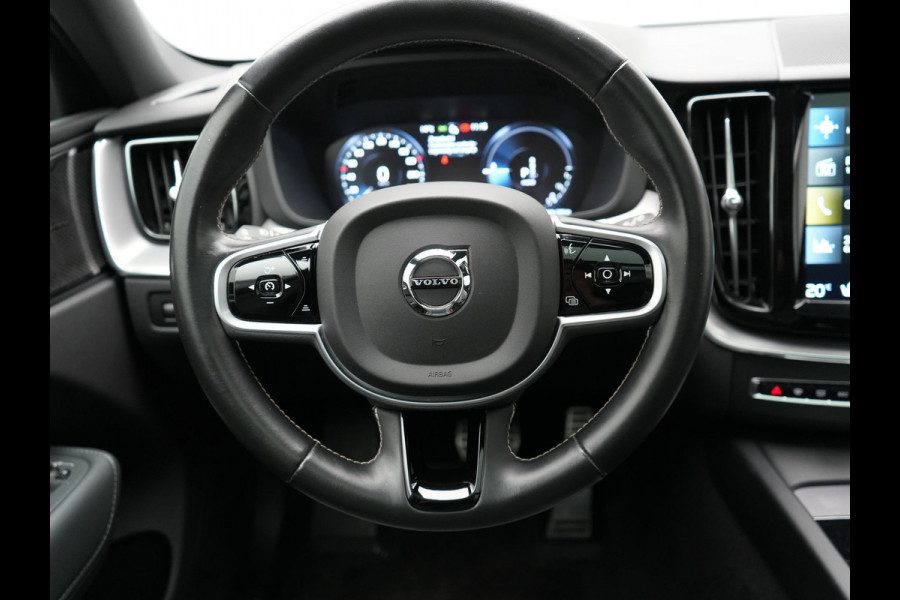 Volvo XC60 T6 AWD R-Design PHEV 350pk Dealer O.H. | Panodak | Adaptive Cruise | Camera | Lederen Sportstoelen Memory & Verwarmd | Harman / Kardon | Stuur Verwarmd | 21"L.M | Apple Carplay | Keyless | Blis | Navigatie | DAB | Plug In Hybrid
